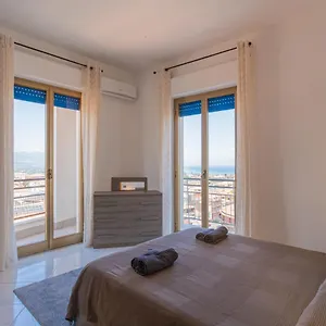 https://ampio-appartamento-con-vista-mare-e-taormina.sicilyhotelsitaly.net
